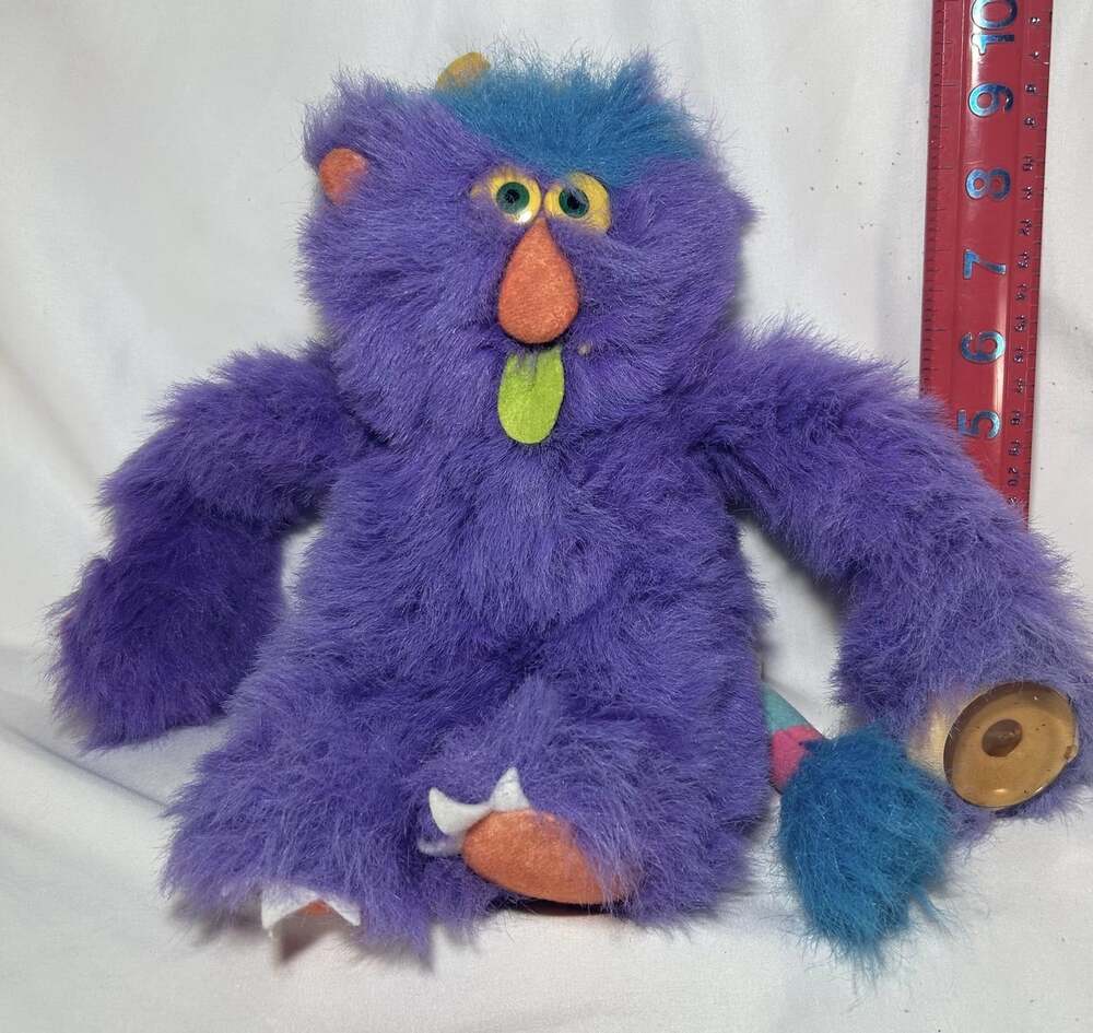 Vintage 80s Russ Berrie Weirdo Willy Purple Monster SuctionCup Clings Plush READ